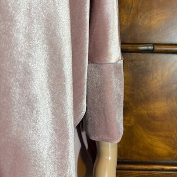 WynneLayers Wood Rose Stretch Velvet Side Slit Turtleneck Top - Picture 12 of 14